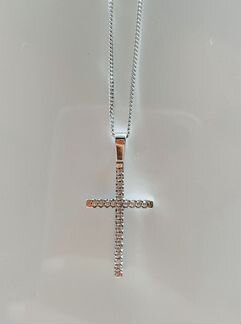 Крестик со стразами и цепочка