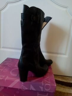 Классические черные кожаные сапожки