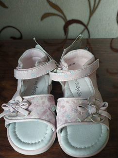 Сандалики для девочки новые