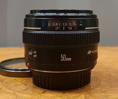 Объектив canon 50mm 1.4 (отличное состояние)