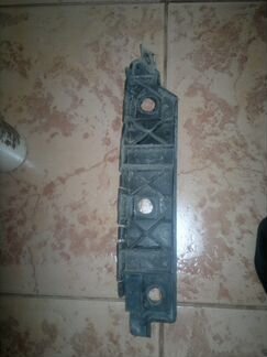 Бентли Bentley GT кронштейн крепления левого крыла