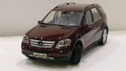 Mercedes benz M class & C classe 1/18