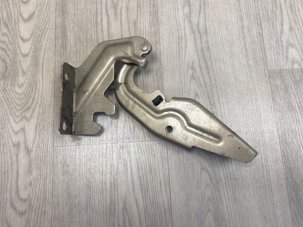 Петля капота правая Mitsubishi Lancer 10 CY3A 4B10