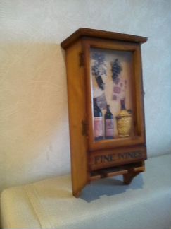 Шкафчик для вина (навесной)