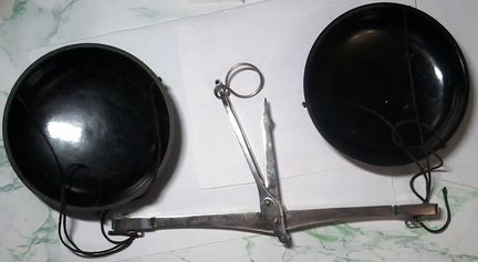 Весы равноплечные с подвесными чашками (1950-х год