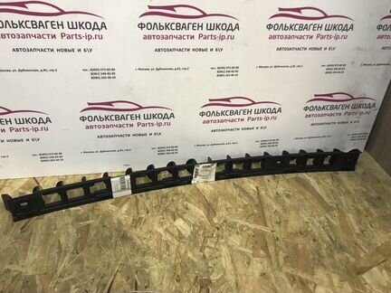 Крепление заднего бампера центр часть Рапид