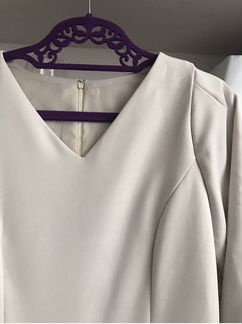 Платье нюдового оттенка