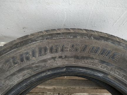 Летние шины 225 65 17 brigestone dueler H/T 687