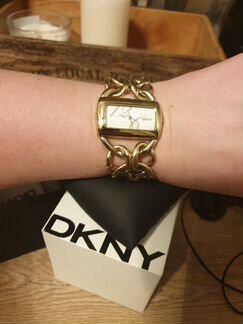 Часы dkny