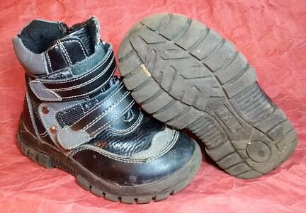 Детские сапожки зима-осень разные 