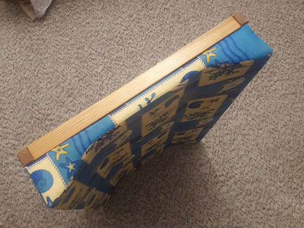 Пеленальная,непромокаемая доска,крепится на кроват