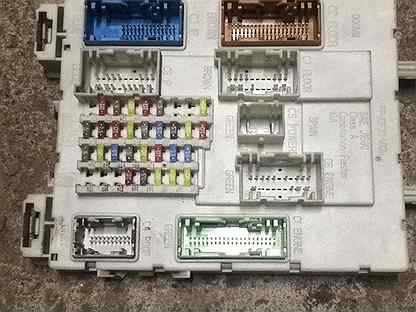 Предохранители мондео 4. Блок предохранителей Мондео 4. Форд Мондео 2008 блок предохранителей. Форд Мондео 4 блок предохранителей в салоне. Блок предохранителей в салоне Мондео 3.