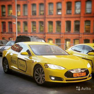 Водители.такси, стаж прав от трёх лет