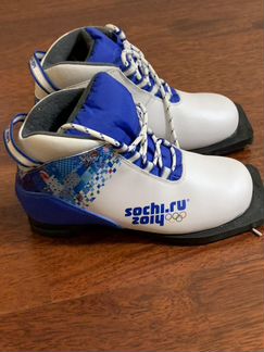 Лыжные ботинки, лыжи