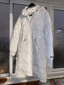 Пуховик женский белый