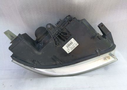 Volkswagen passat b5+ фара левая Пасат 3B0941015AN