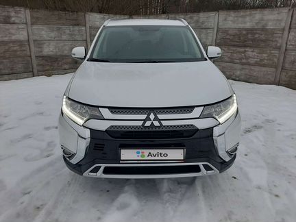 Mitsubishi Outlander 2.0 CVT, 2019, 8 900 км