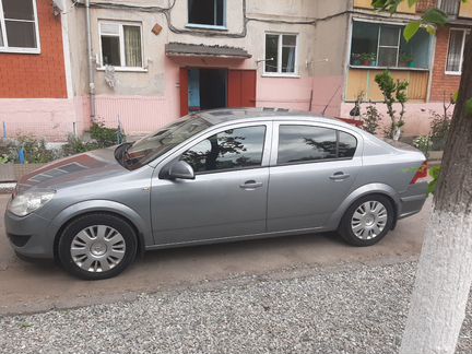 Opel Astra 1.8 МТ, 2011, 225 000 км