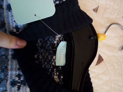 Свитер новый фирмы Pulltonic размер 122-128