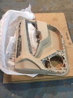 Обшивка двери мерседес W 166 A 1667208201 8R00