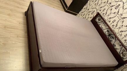 Кровать двухспальная с матрасом бу