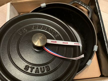 Кастрюля чугун Франция staub