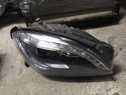 Фара правая на мерседес 166 мл