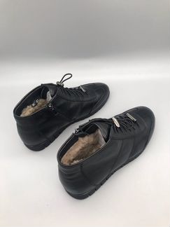 Кроссовки зимние