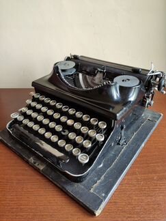 Пишущая машинка Urania