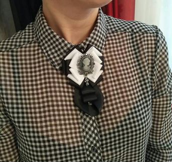 Брошь ручной работы разные цвета