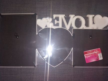 Белая фоторамка на три фотографии