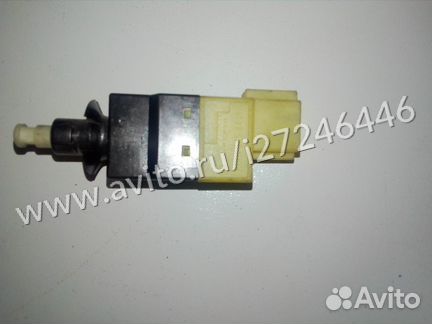 Датчик стоп сигнала Мерседес A 0015454409